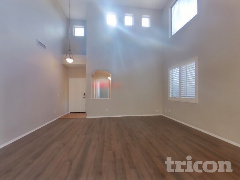 Building Photo - 21650 Dietz Dr