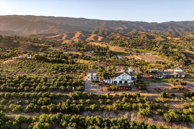 Building Photo - 6060 La Goleta Rd
