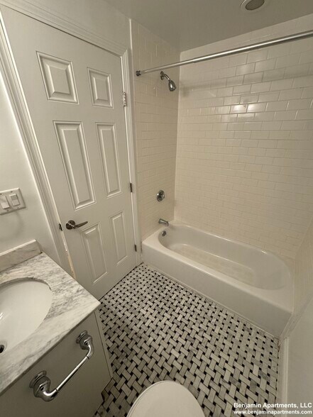 Building Photo - 20 Langdon St