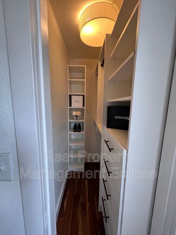 Building Photo - 5036 25th Ave SW