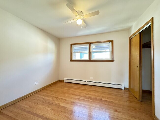 Building Photo - 5808 N Mulligan Ave