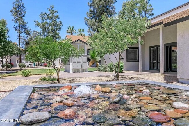 Building Photo - 4620 W McDowell Rd
