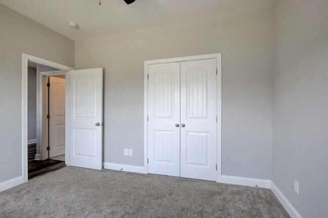 Building Photo - 1331 Juniper Pass