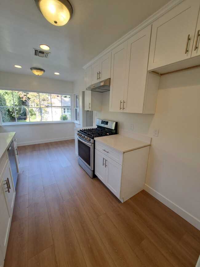 Building Photo - 4574 Viro Rd