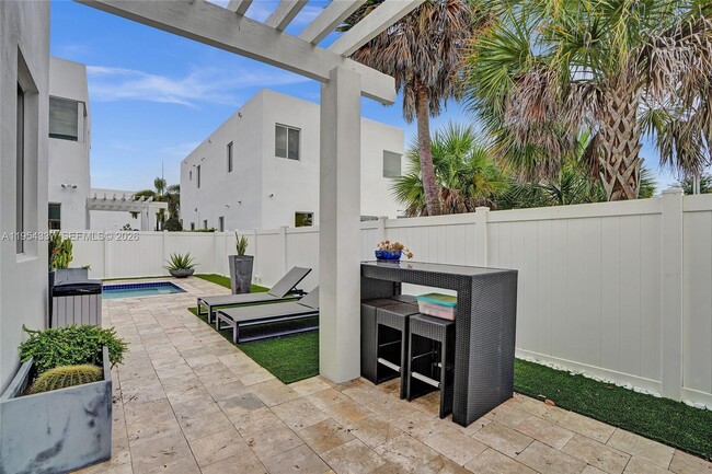 Building Photo - 9995 NW 75th St