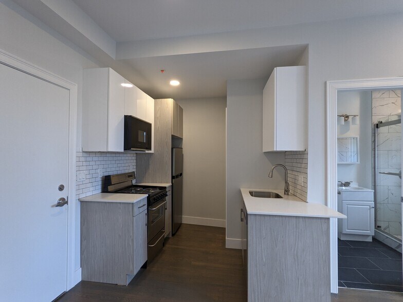 Building Photo - 54 Queensberry St