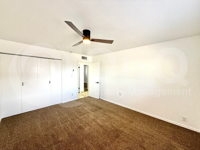 Building Photo - 3006 S Dromedary Dr