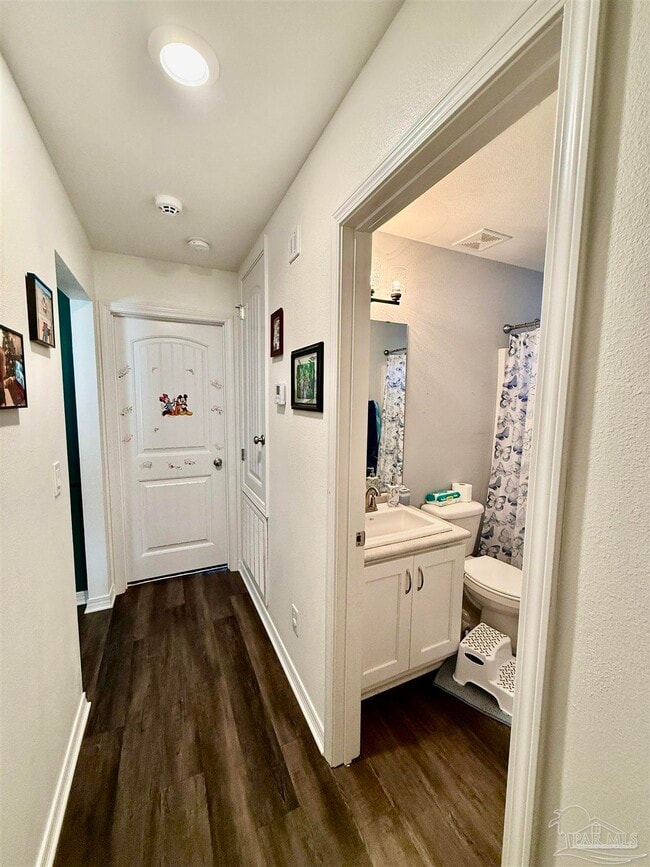 Building Photo - 5899 Cedar Tree Dr