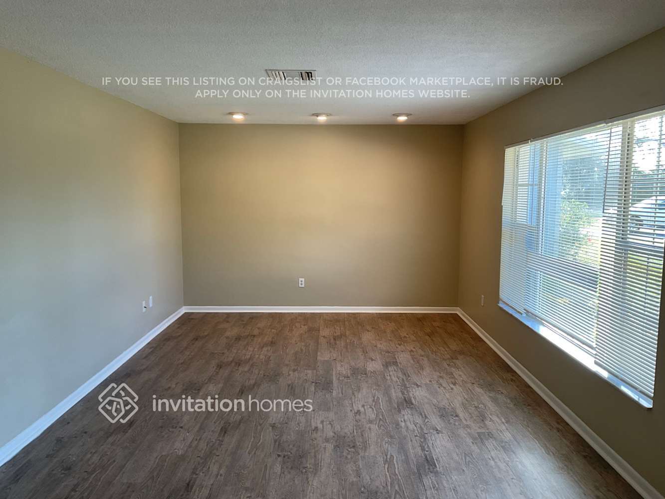 Building Photo - 2194 Oak Grove Dr