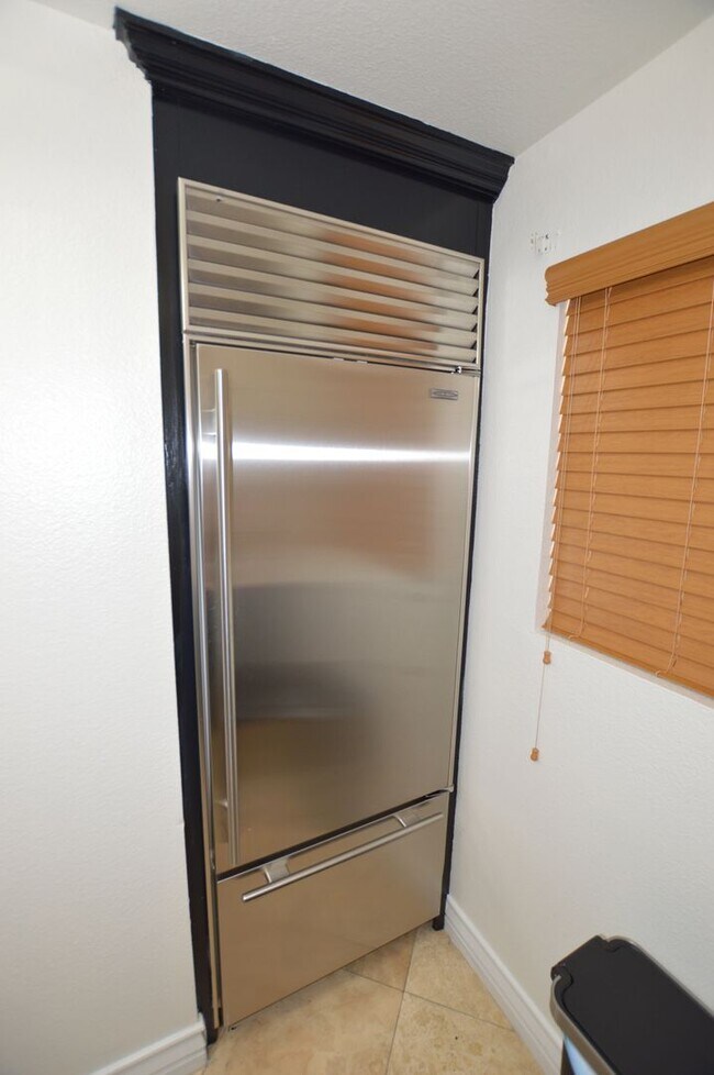 Building Photo - Newly Remodeled & Furnished Luxury Condo Rental near the Las Vegas Strip!