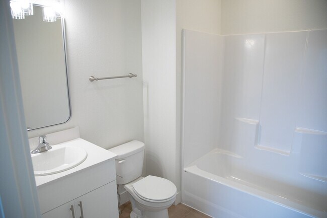 Building Photo - Welcome to Sun Drive Townhomes!