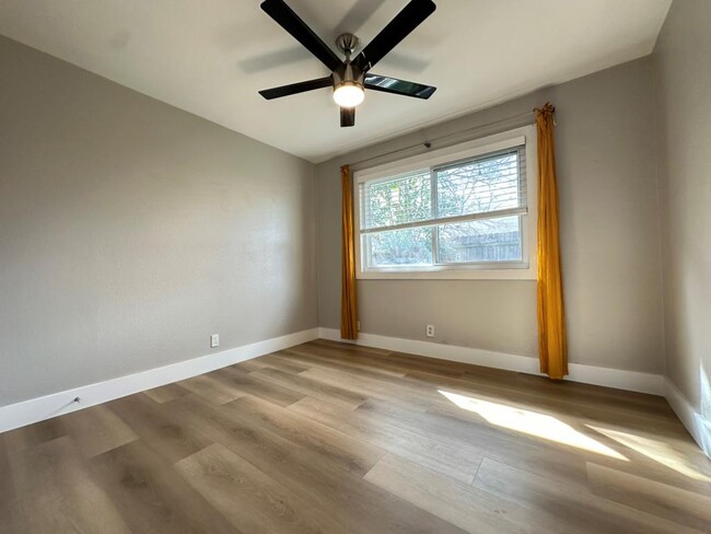 Building Photo - 6713 West Gate Blvd