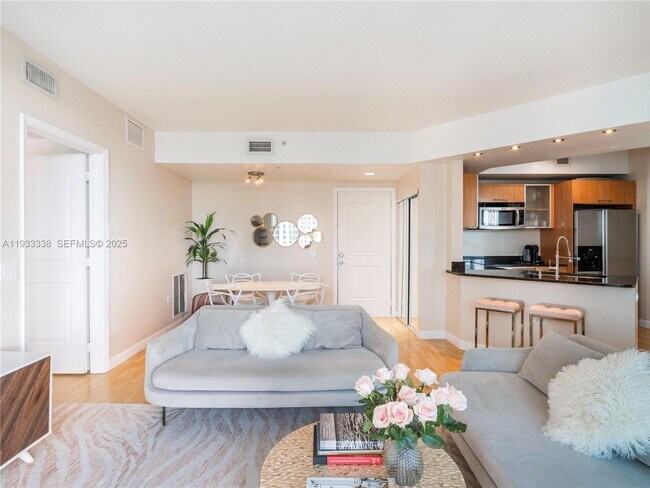 Building Photo - 480 NE 30th St