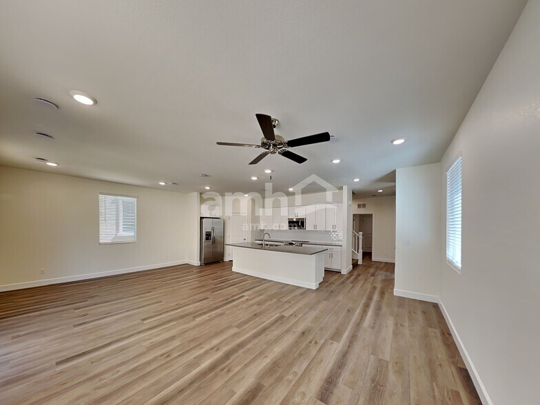 Building Photo - 10335 Bishops Cap St