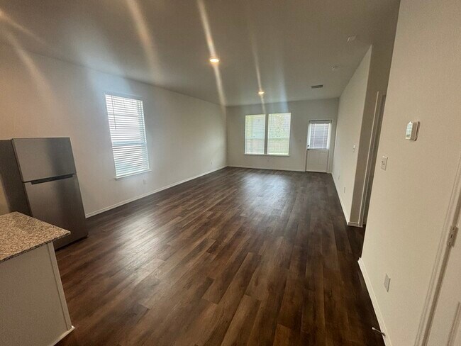 Building Photo - 148 Acorn Cir