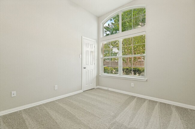 Building Photo - Beautiful home located in McKinney's Heights at Westridge!