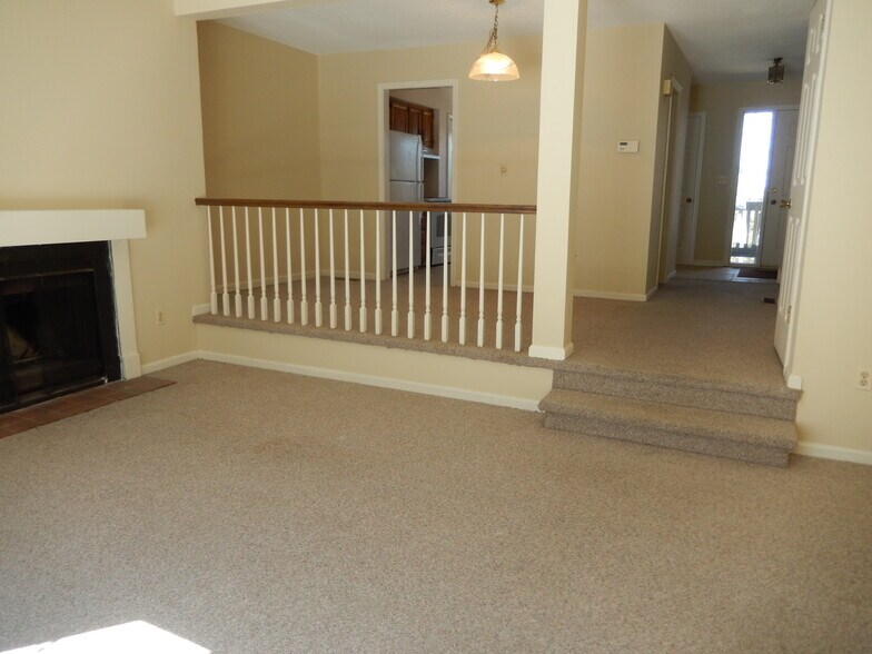 Building Photo - 180 Conestoga Way