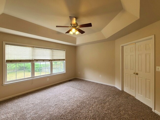Building Photo - Hampton Oaks 4 BR Colonial with 1st Floor ...