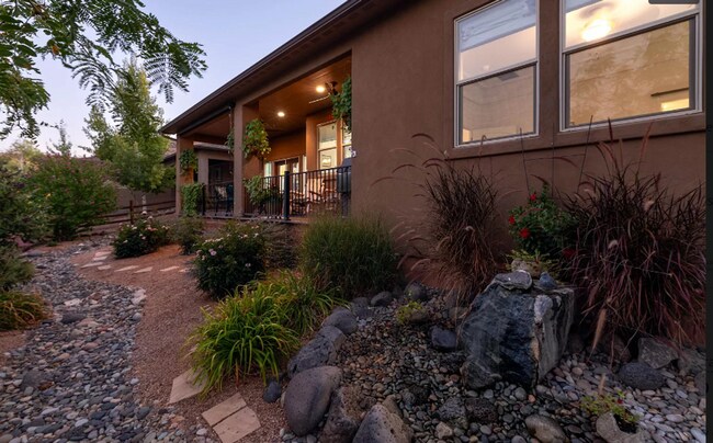 Building Photo - Beautify 3 bed 2 bath home!