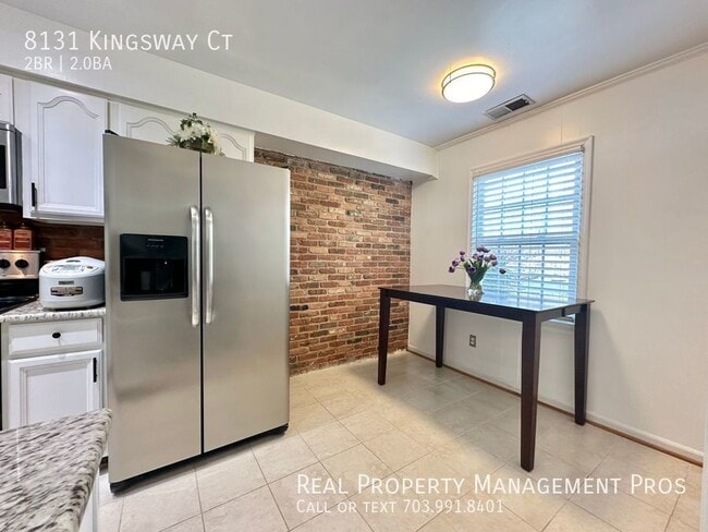 Building Photo - 8131 Kingsway Ct