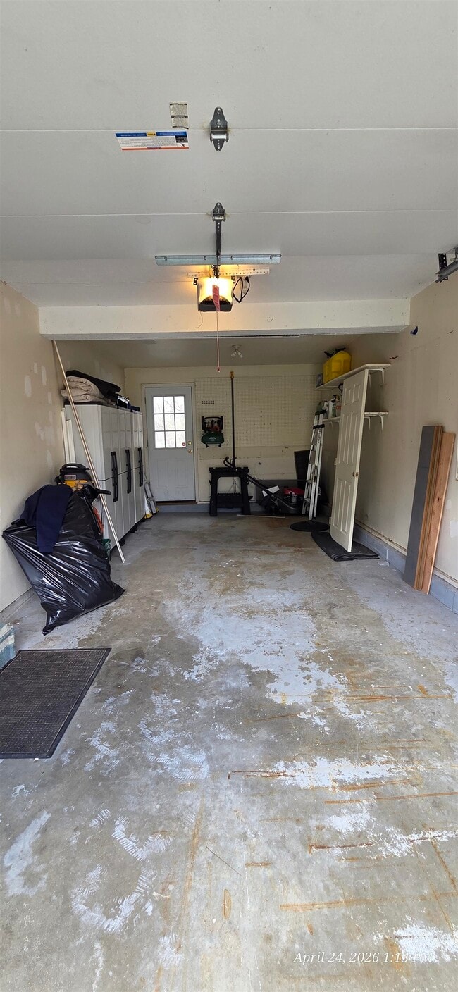 Building Photo - 15 Bonnie Ln