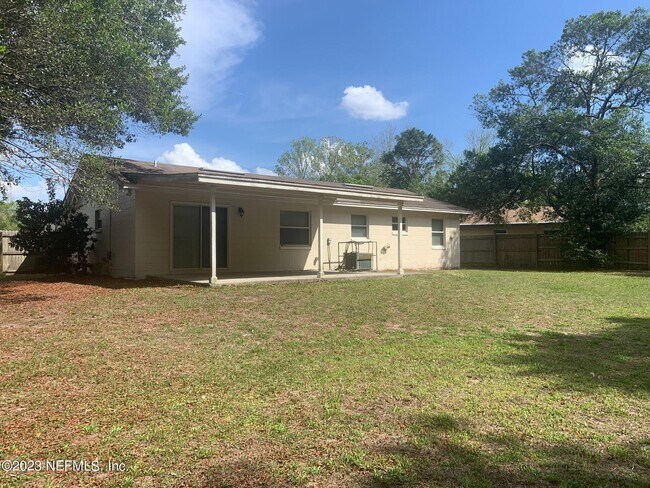 Building Photo - 8384 Chessman Ct