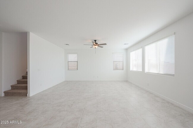 Building Photo - 14767 W Cottontail Ln