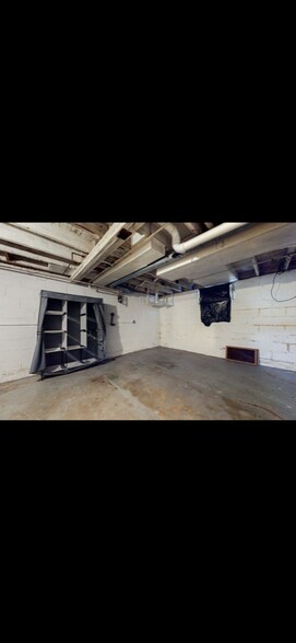 Building Photo - 228 Wilson Ave SW