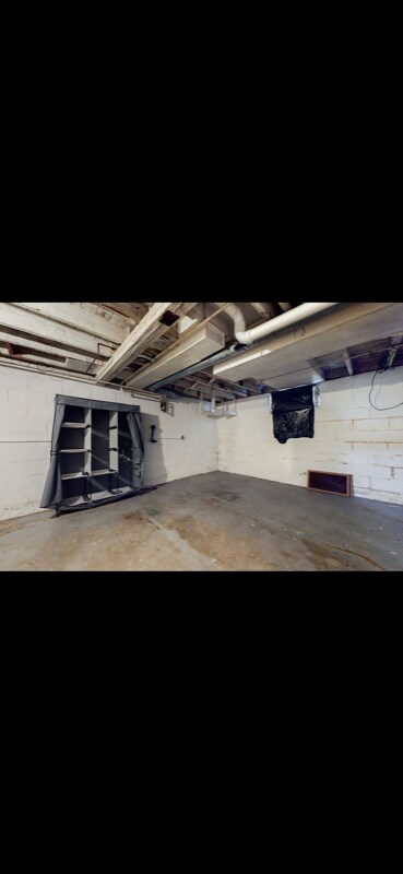 Building Photo - 228 Wilson Ave SW