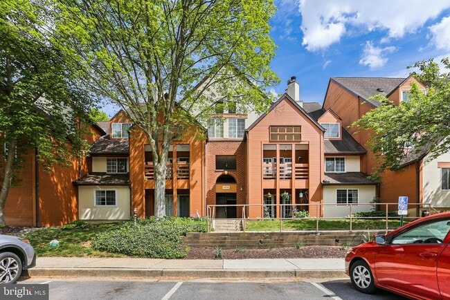 Building Photo - 4934 Columbia Rd