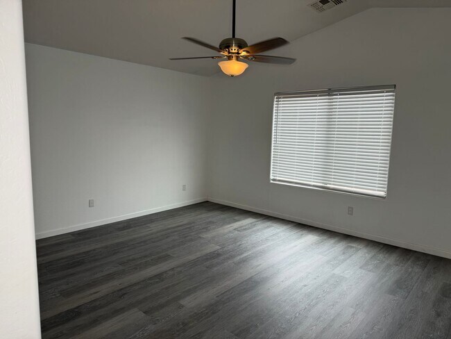 Building Photo - 2712 E Denim Trail