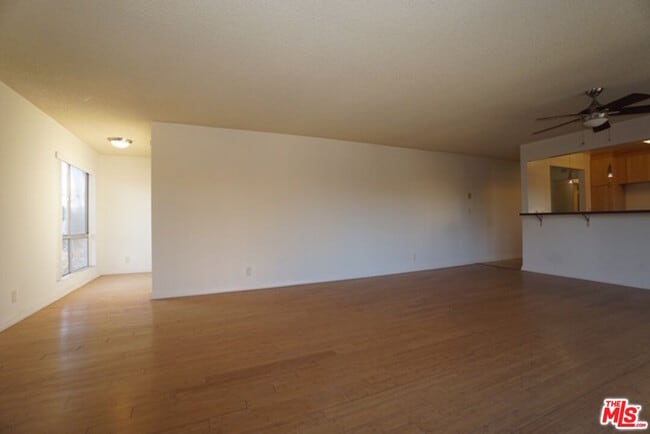 Building Photo - 1033 6th St
