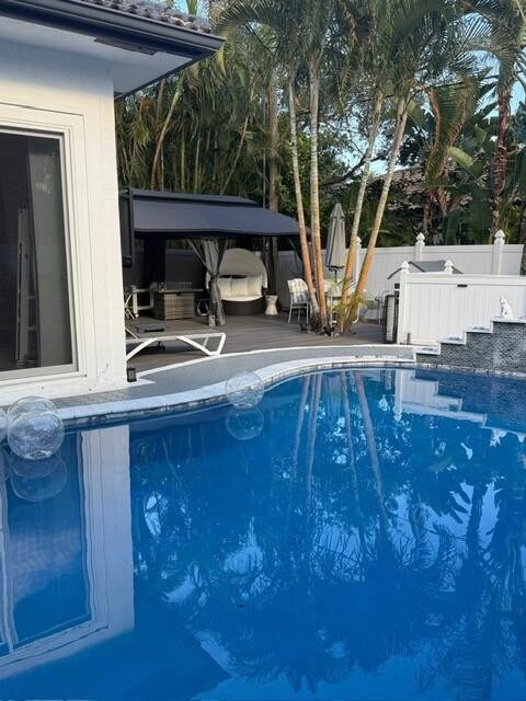 Building Photo - 830 Bailey St