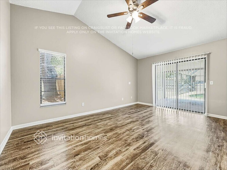 Building Photo - 1502 Carter Oaks Dr