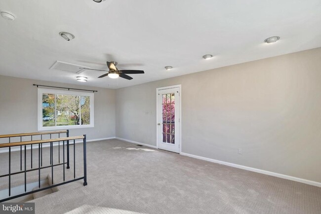 Building Photo - 10622 Cavalcade St