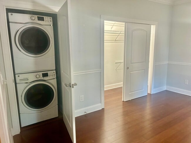 Building Photo - 607 Washtenaw Ave