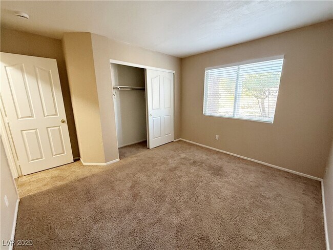 Building Photo - 7761 Locke Haven Dr