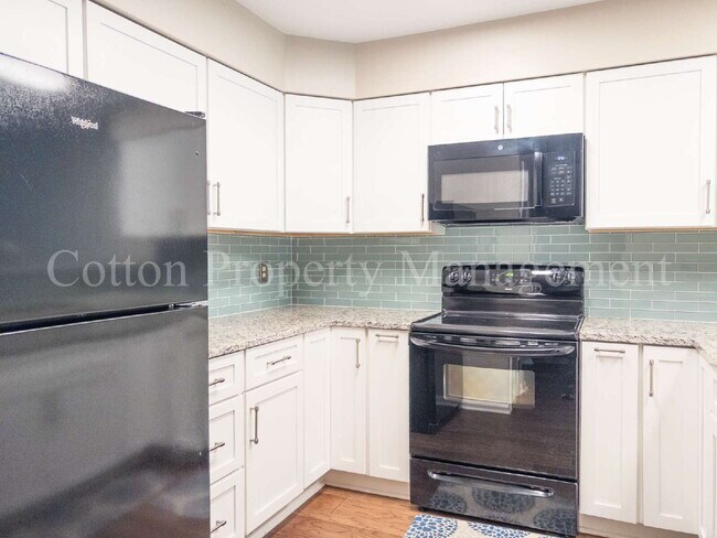 Building Photo - 202 Crooked Creek Rd