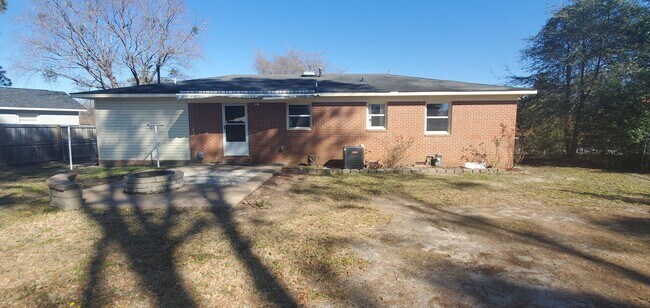 Building Photo - 2604 Aden Pl