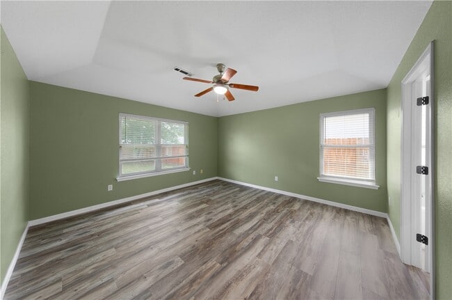 Building Photo - 903 Tyra Ln