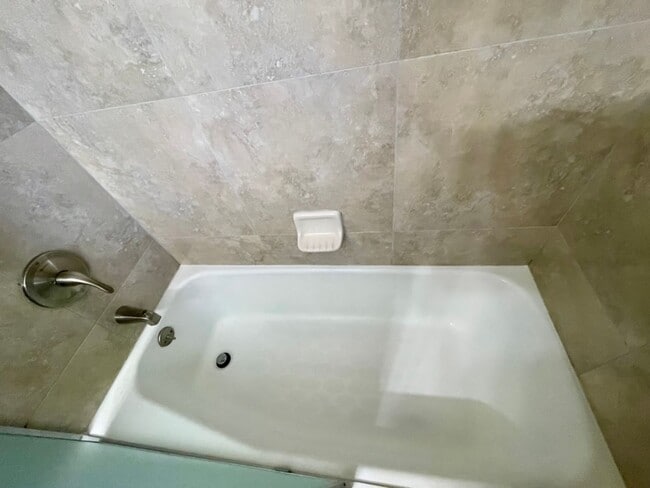 Building Photo - Indoor/outdoor living, spacious 4/2 on a quiet street in Mills Estates