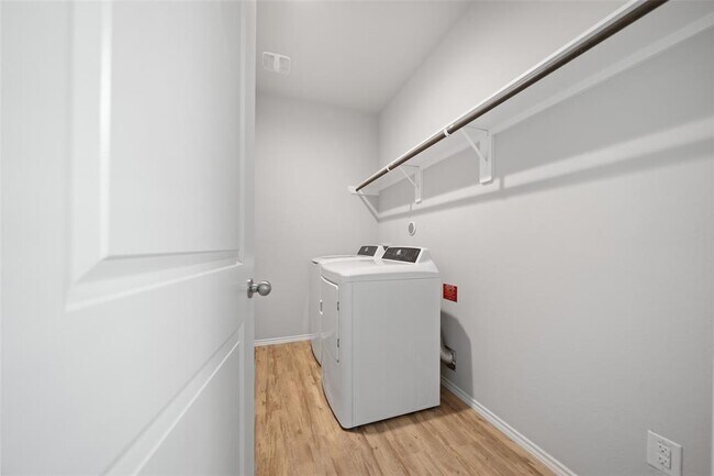 Building Photo - 14102 Silver Falls Ct