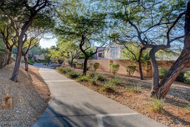 Building Photo - 1713 Sky of Red Dr