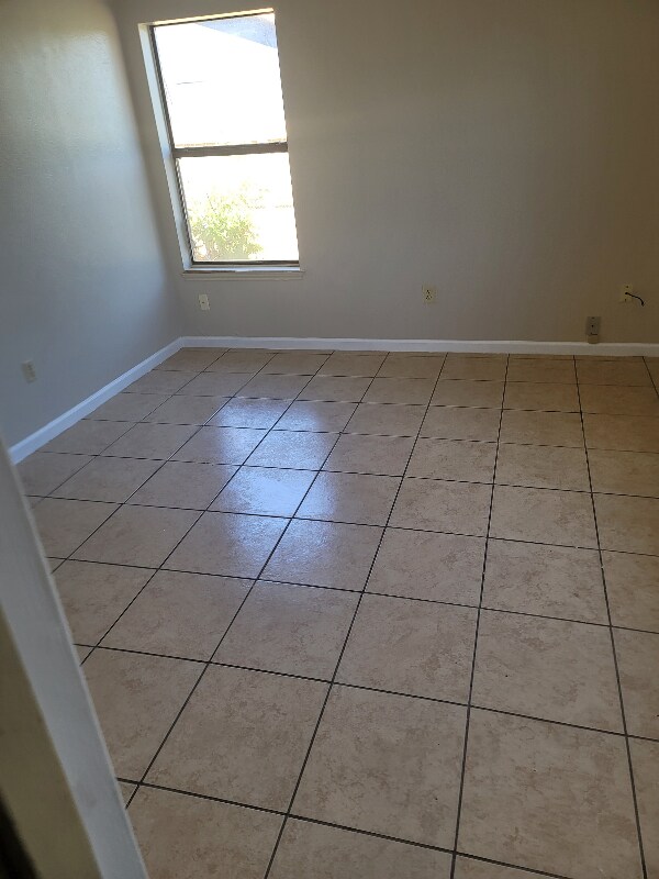 Building Photo - 3707 Griffin Dr