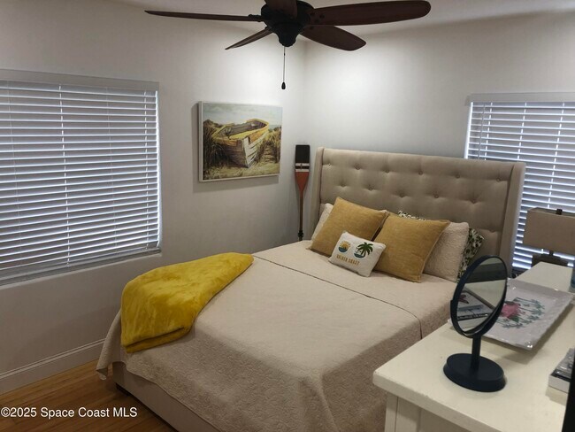 Building Photo - 325 Bellaire Dr