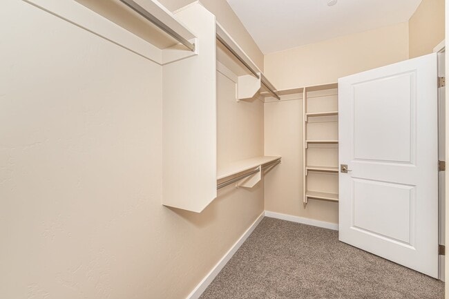 Building Photo - 1578 Chateau Dr