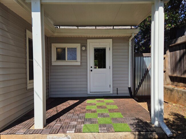 Building Photo - Historic Folsom 2 Bdrm, 1 Bath