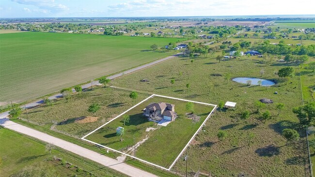 Building Photo - 2410 Engeling Rd