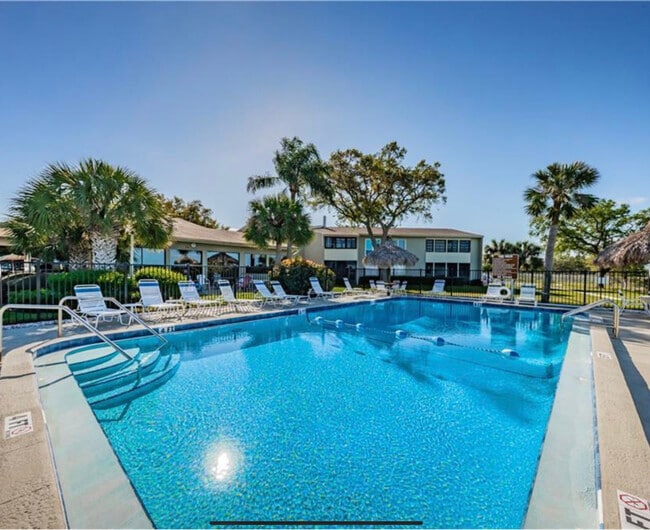 Building Photo - 610 Windrush Bay Dr