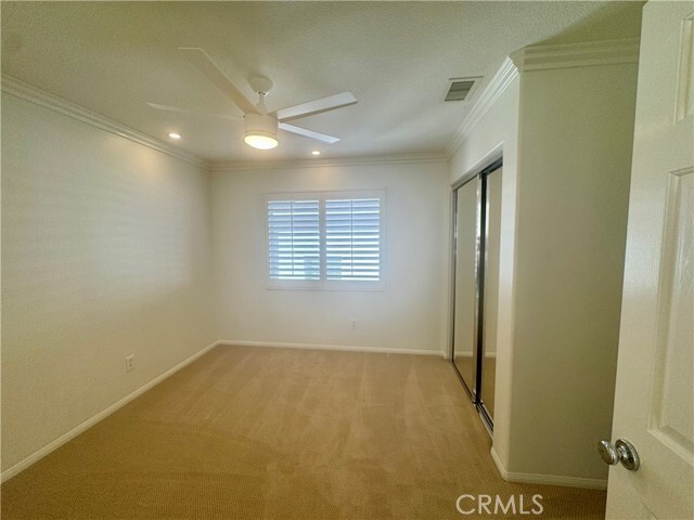 Building Photo - 27935 Hedgeline Dr